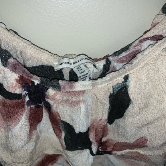 AMERICAN EAGLE Ruffle-sleeve Romper - Picture 4 of 7